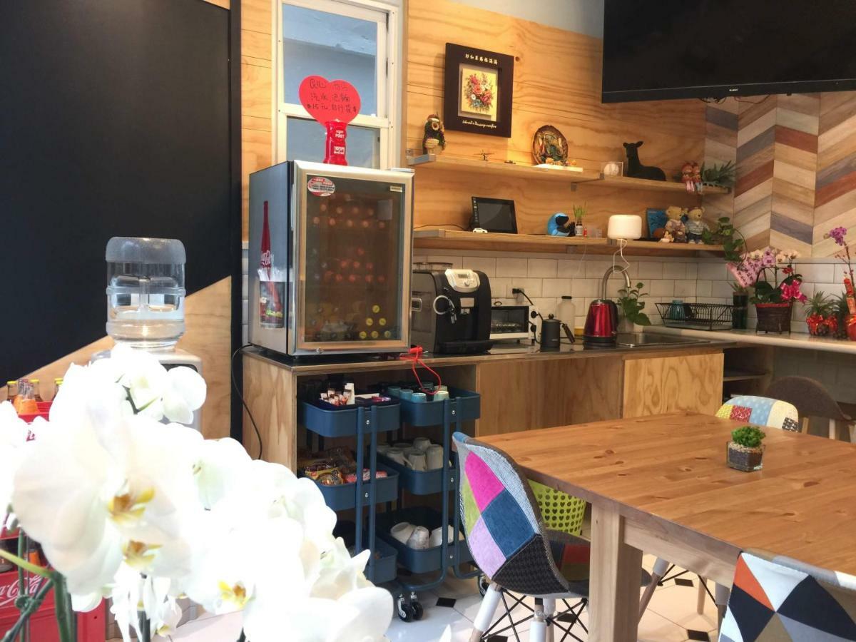 愛旅行民宿&近東大門夜市 Hualien Eksteriør billede